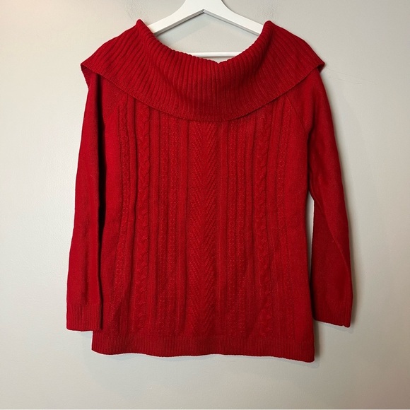 NWT Soho New York and Company Jeans Red Sweater with Bow Detail in Back Medium - Picture 1 of 7